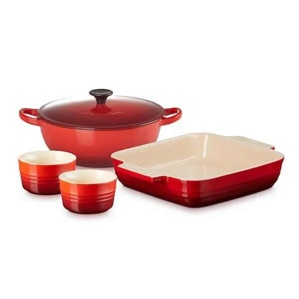 Le Creuset 22cm Classic Cast Iron Soup Pot / 23cm Classic Stoneware Square Dish and Set of 2 Classic Ramekins